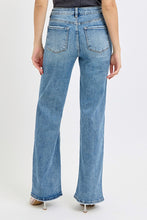 Load image into Gallery viewer, Light Wash Distressed High Waist Relaxed Fit Jeans
