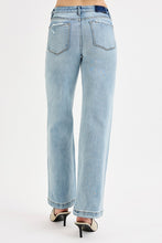 Load image into Gallery viewer, Light Wash Mid Rise Wide Leg Distressed Jeans
