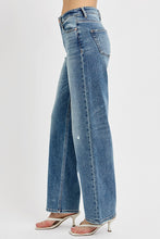 Load image into Gallery viewer, Medium Wash High Rise Wide Leg Baggy Jeans
